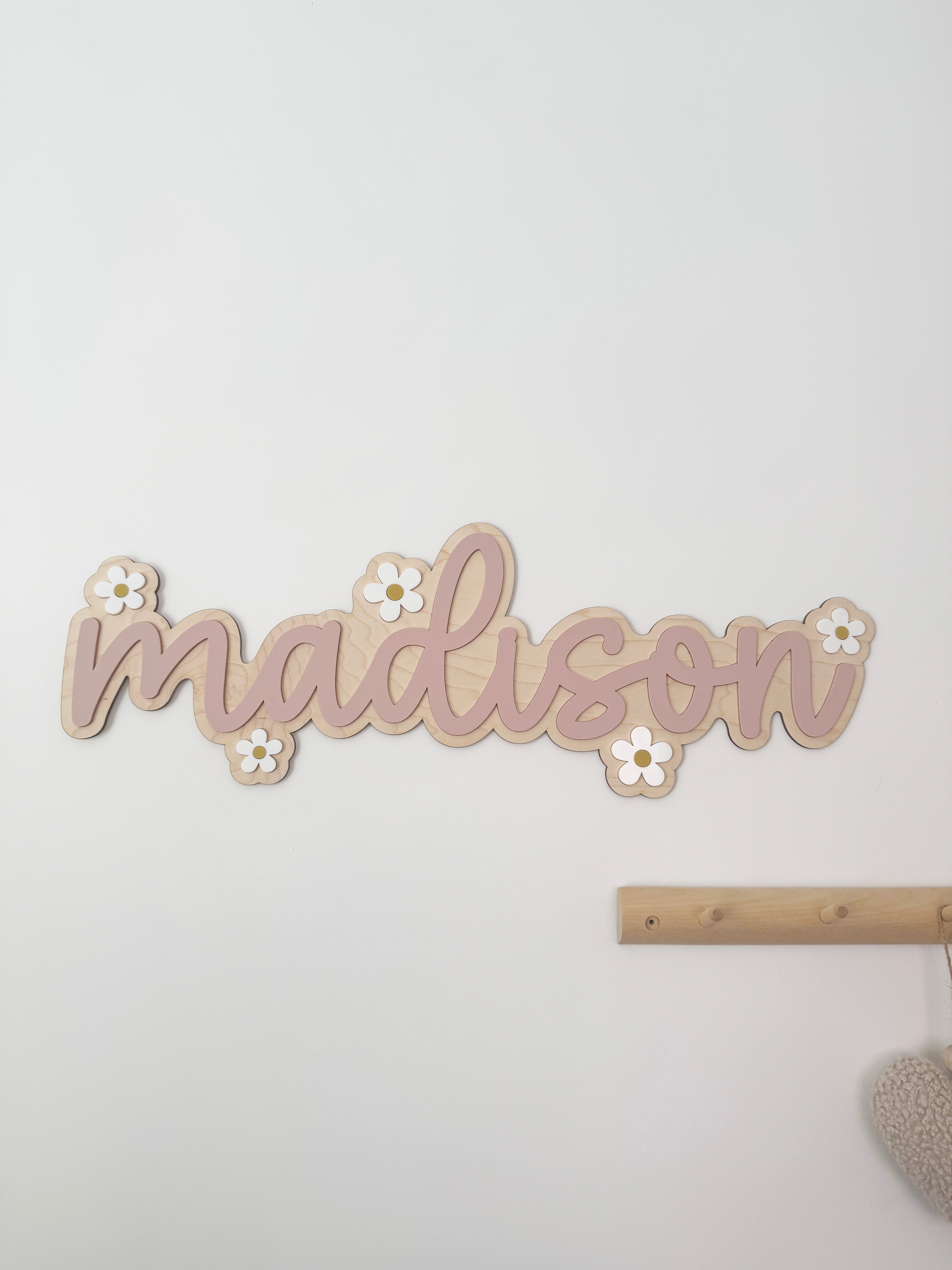 Custom script daisy name sign
