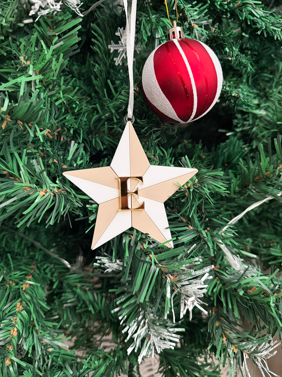 Personalised initial star tree decoration - Beige/White