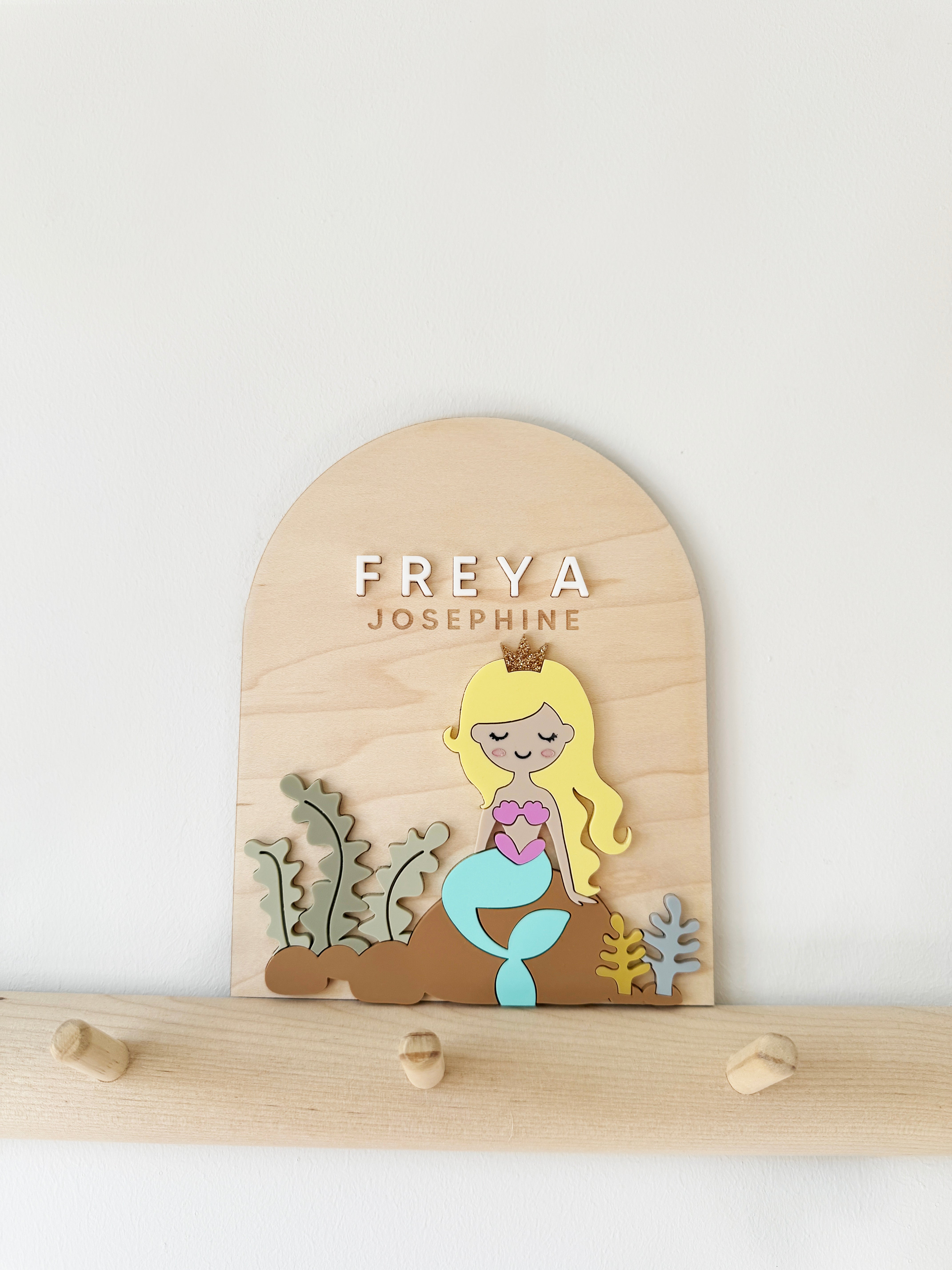 Personalised mermaid name arch
