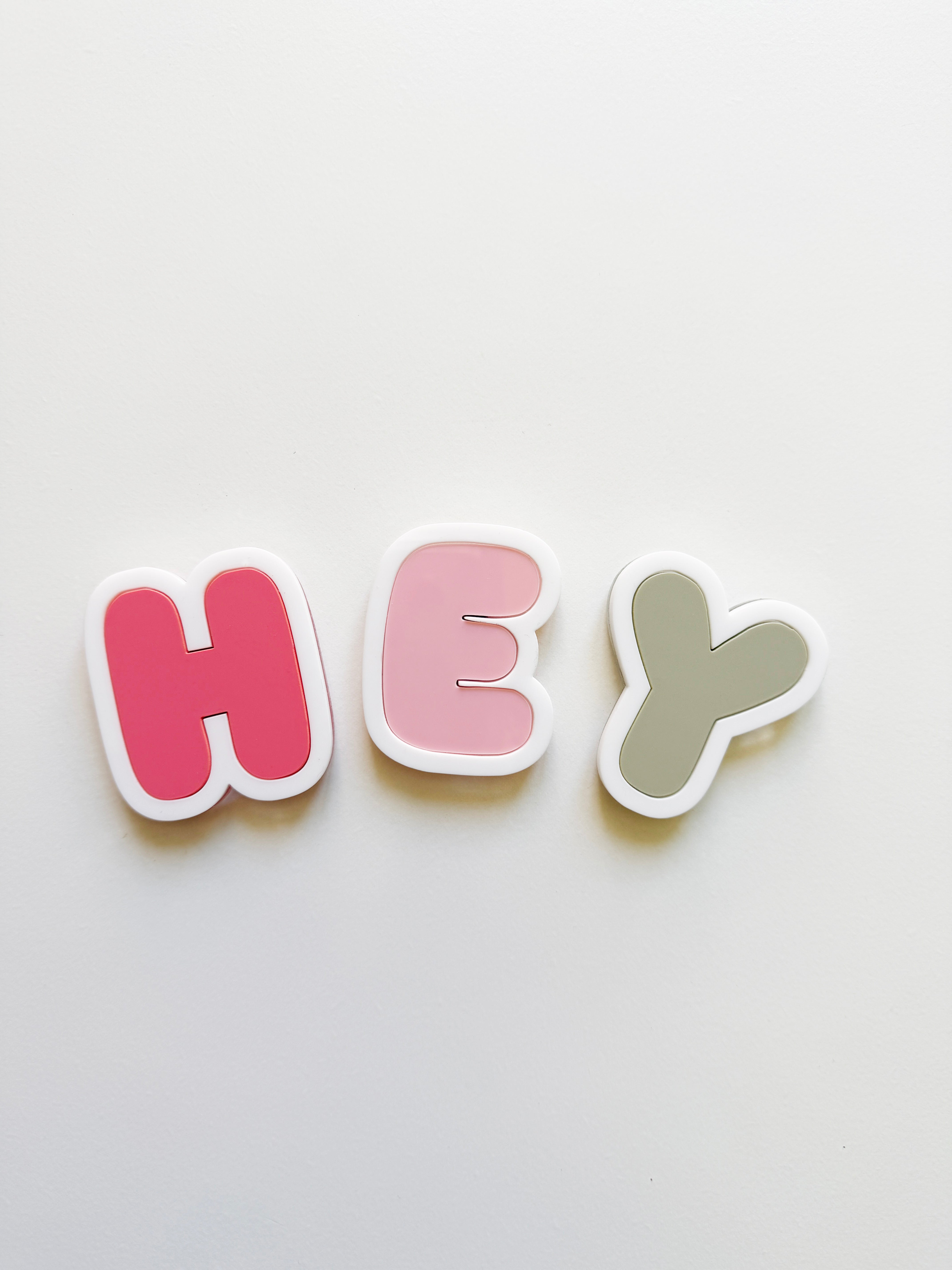 Bubble letter locker magnets