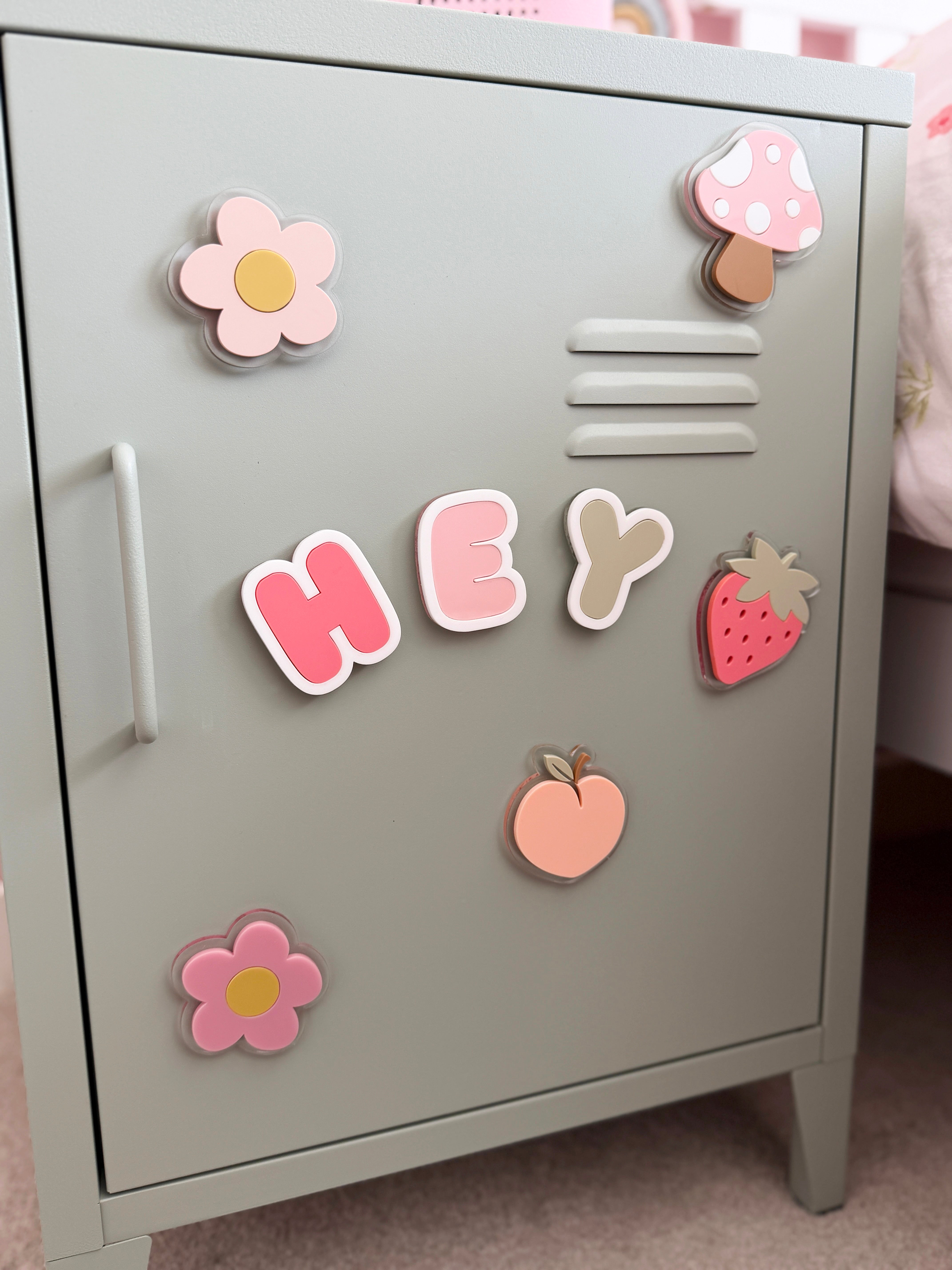 Bubble letter locker magnets