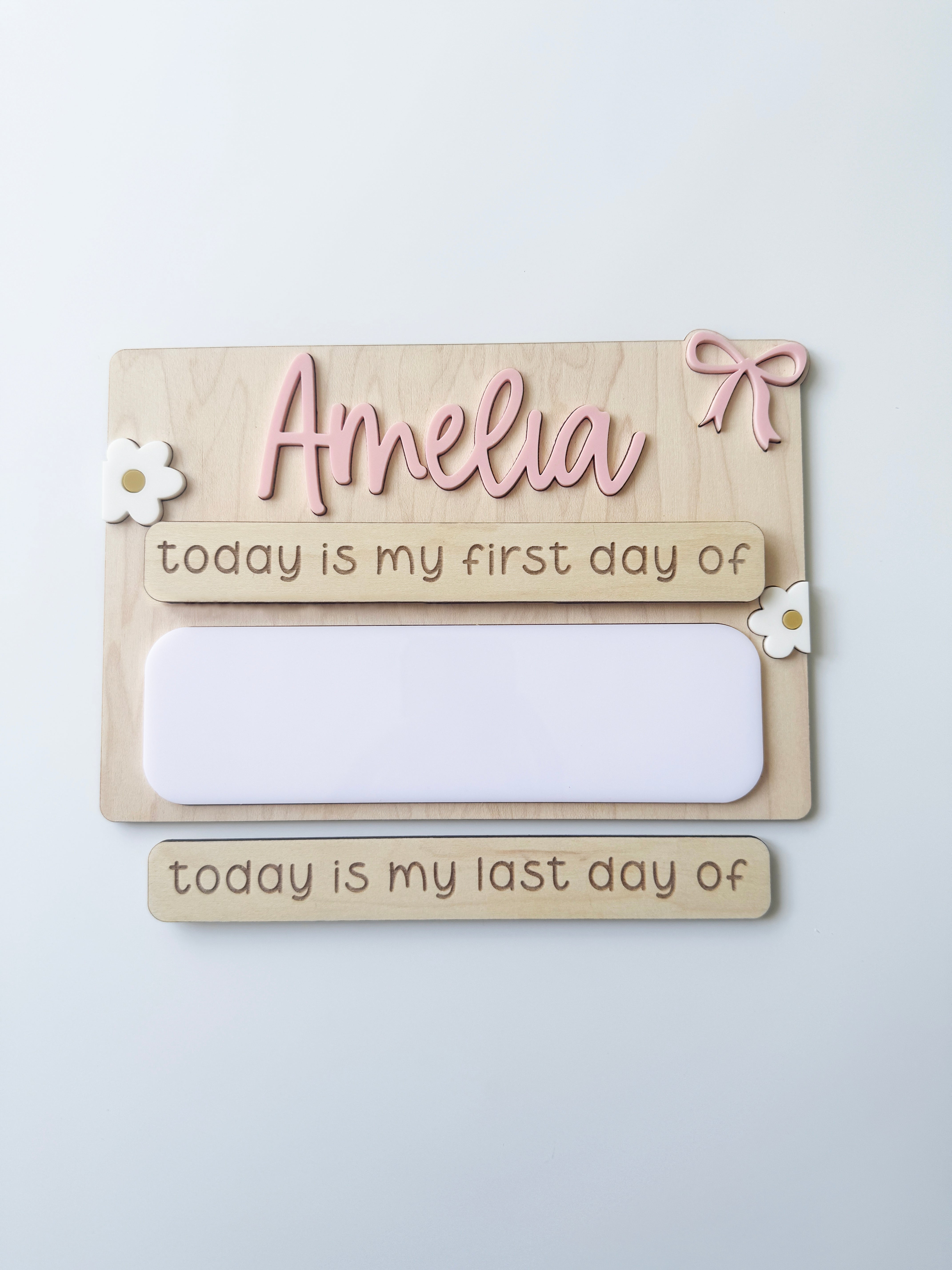 Personalised First/Last Day School Board - Daisy bows