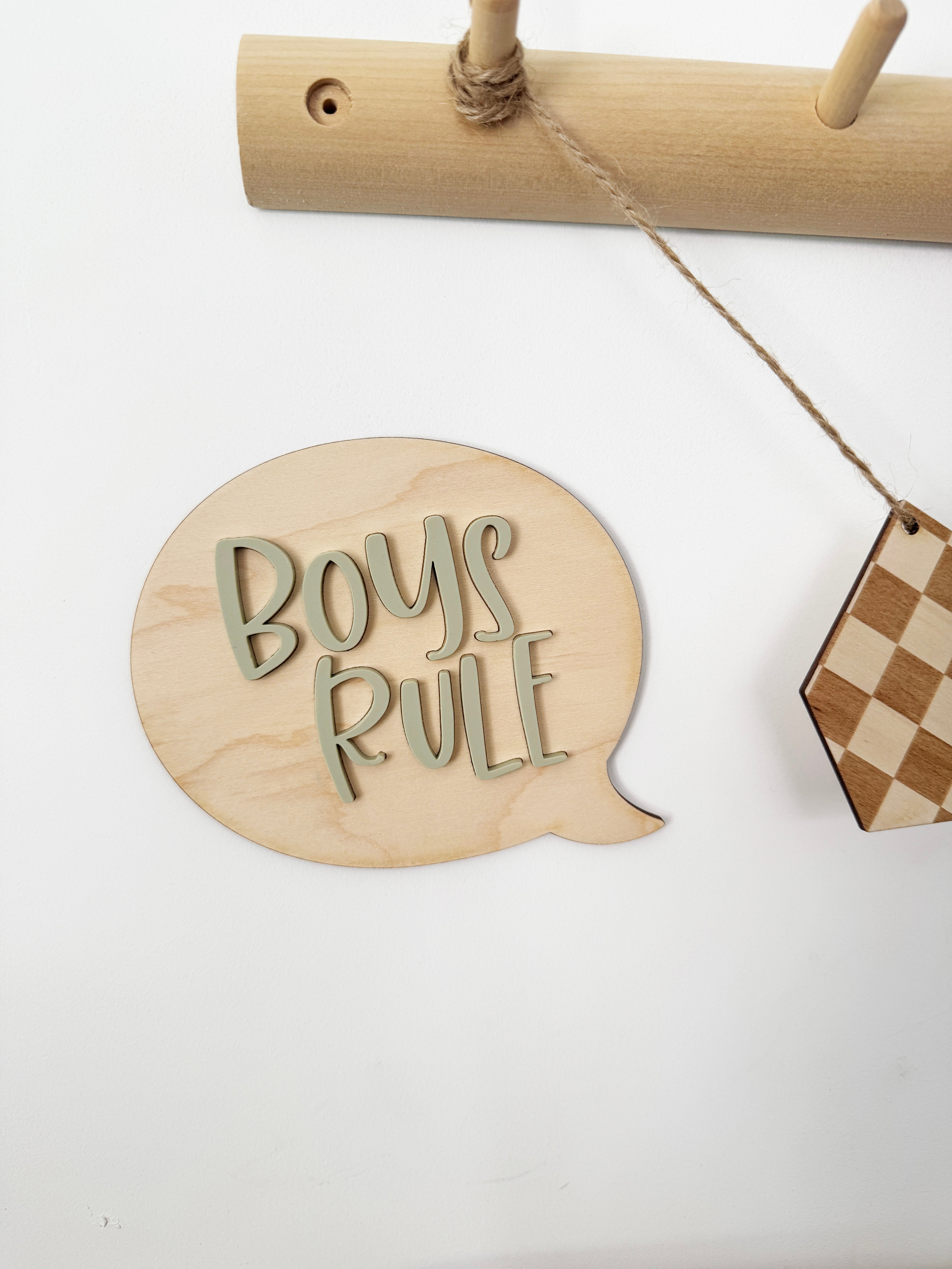 Boys rule speech bubble wall shape
