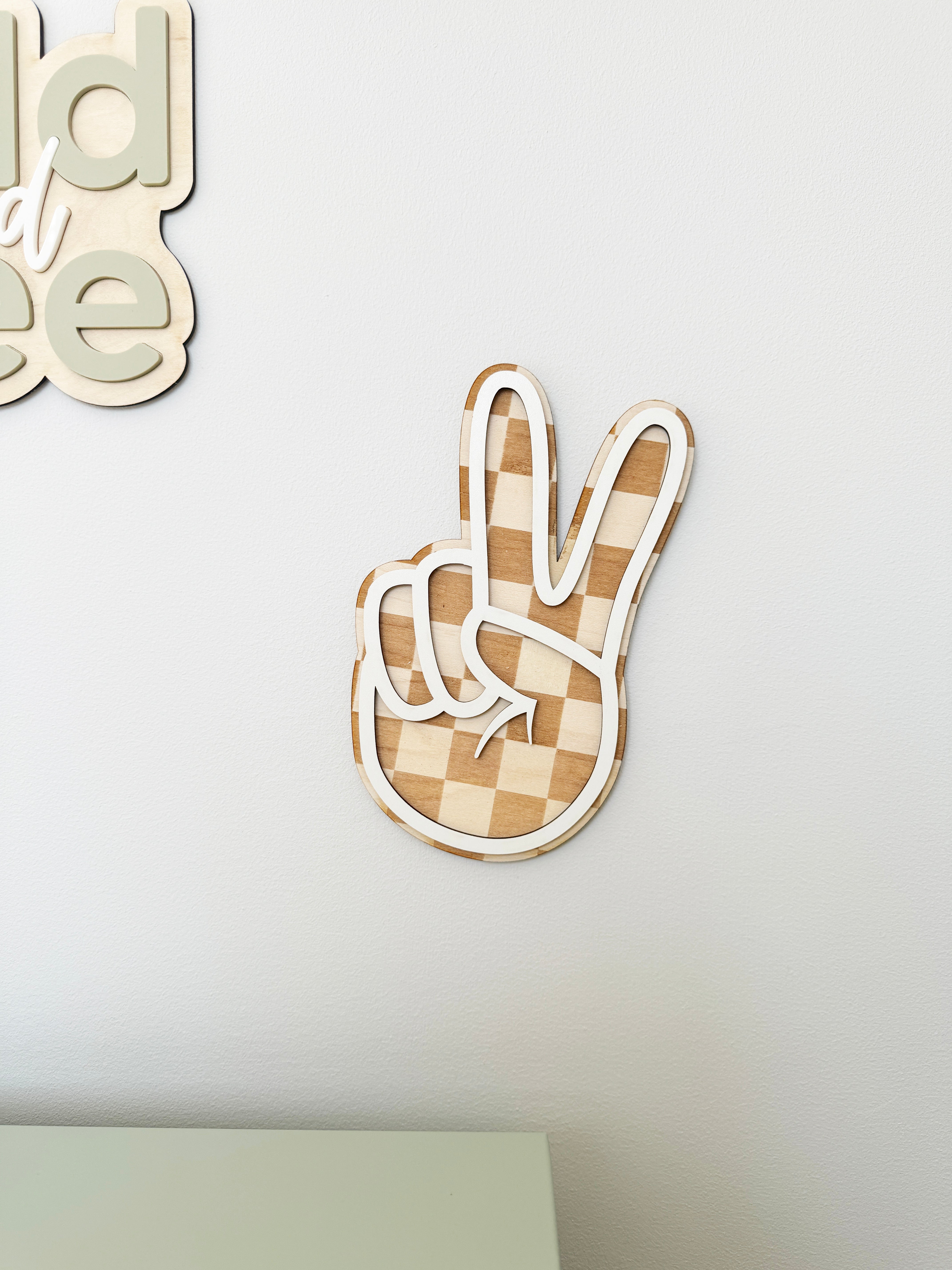 Checkerboard Peace sign wall shape (White)
