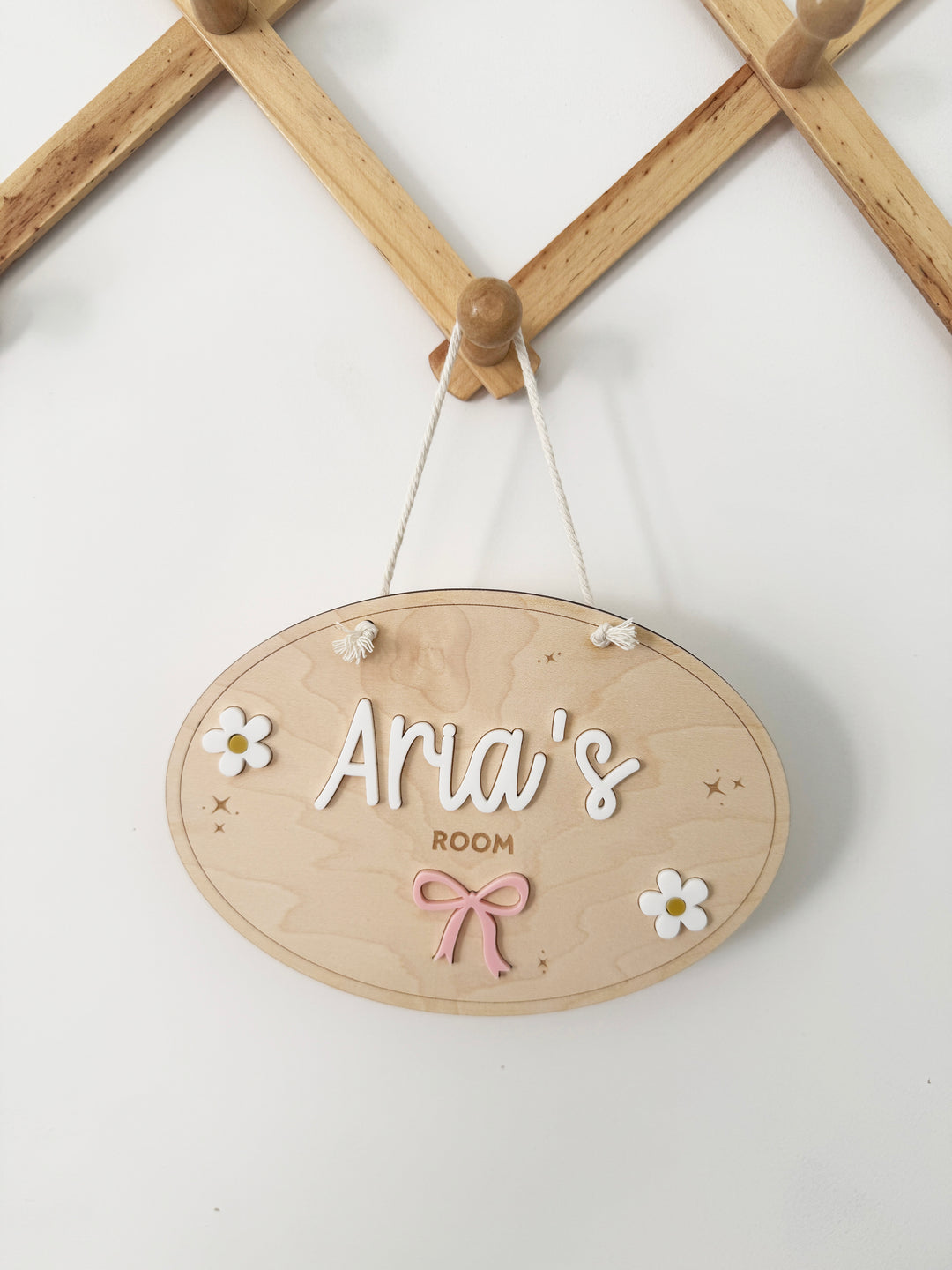 Personalised daisy bow bedroom door sign