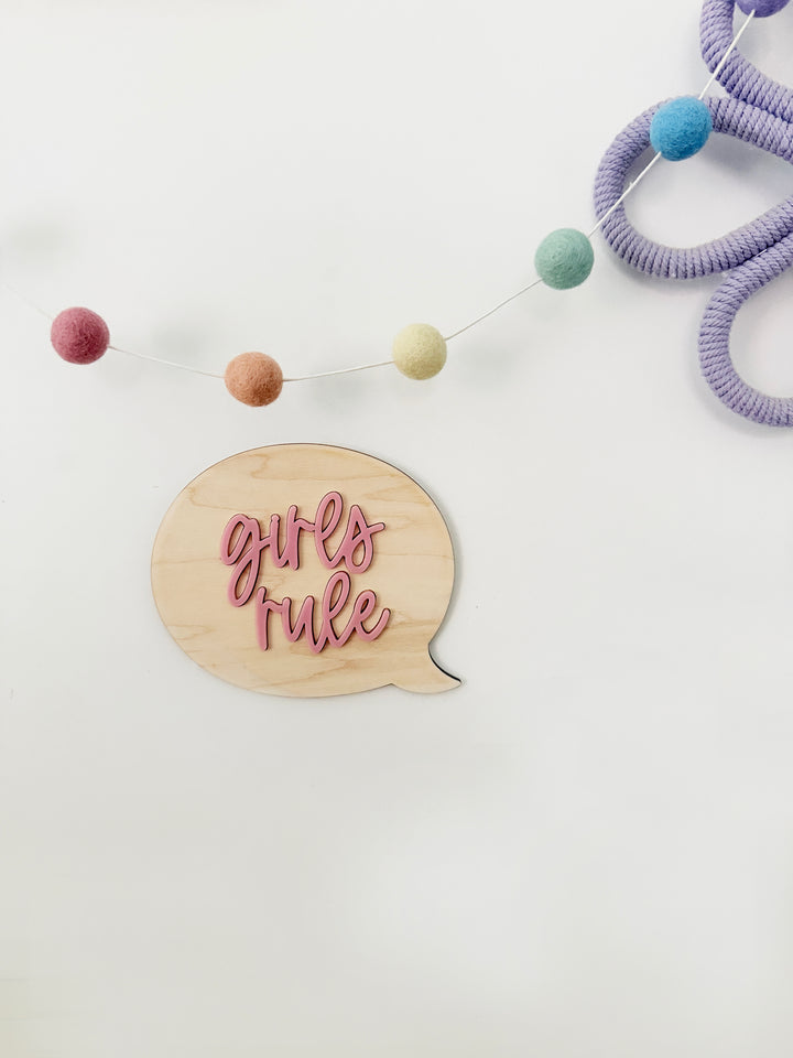 Girls rule speech bubble wall shape