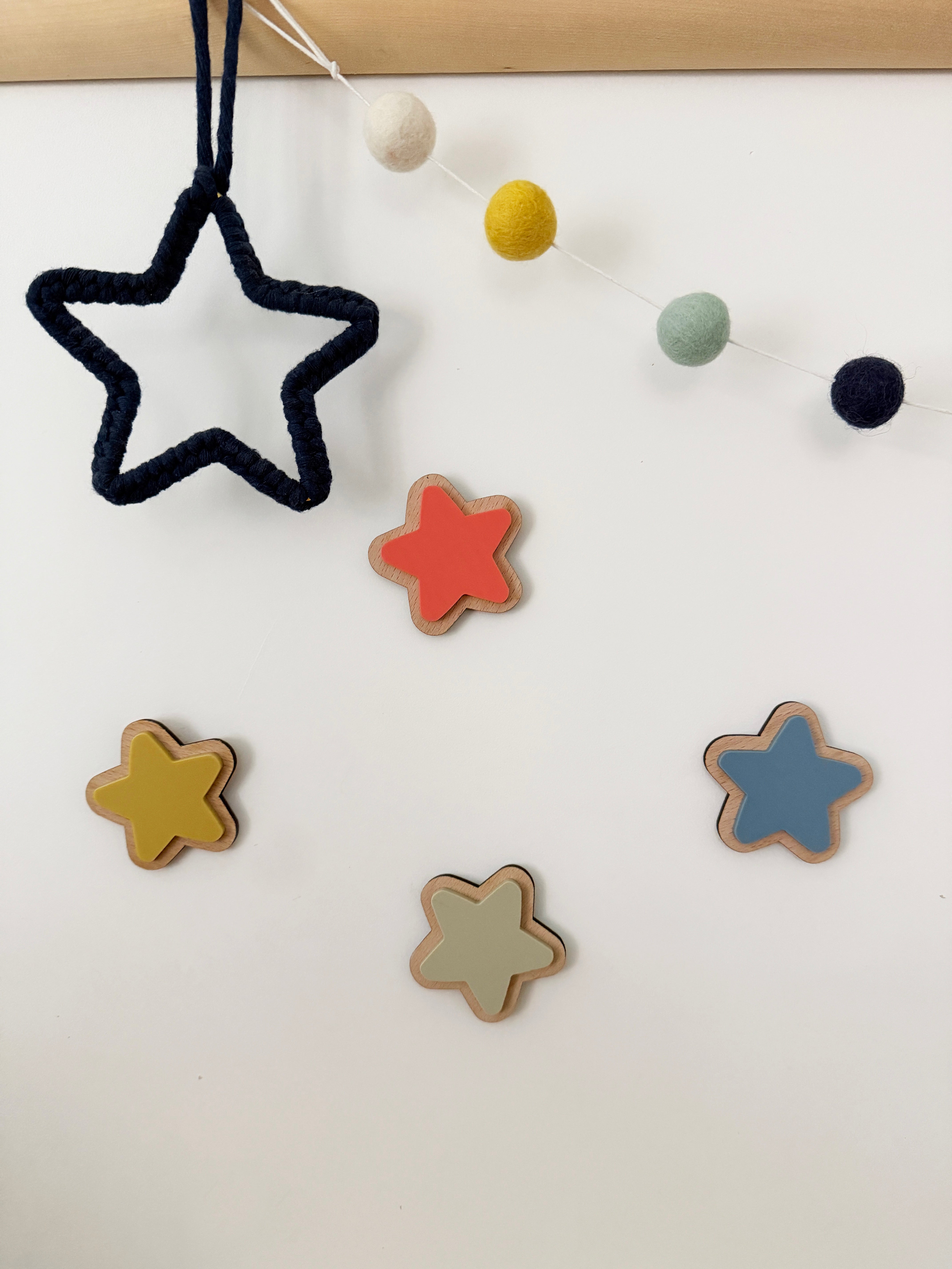 Double layer star wall shapes (Multi colour)