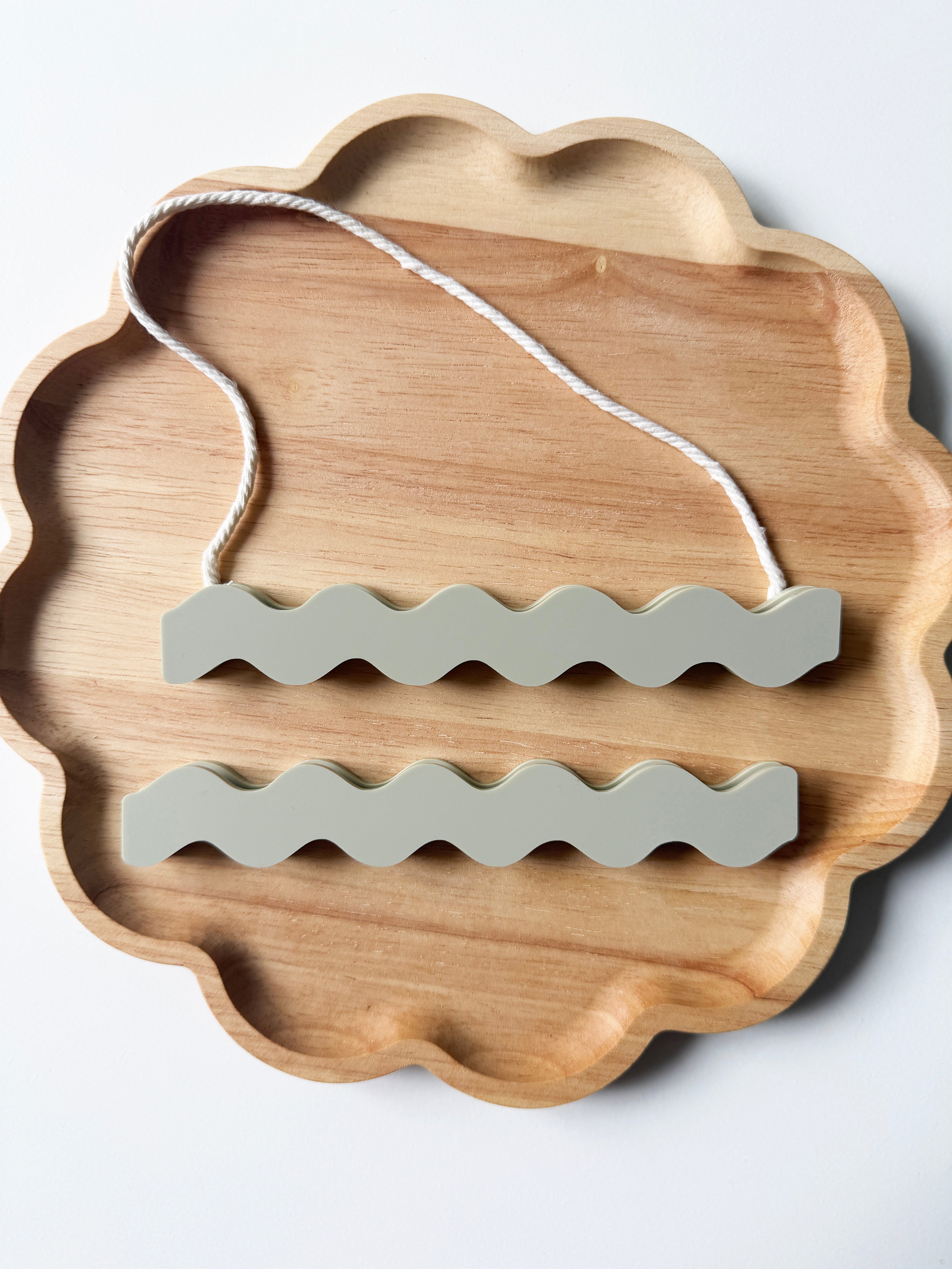 Squiggle acrylic print/poster hanger