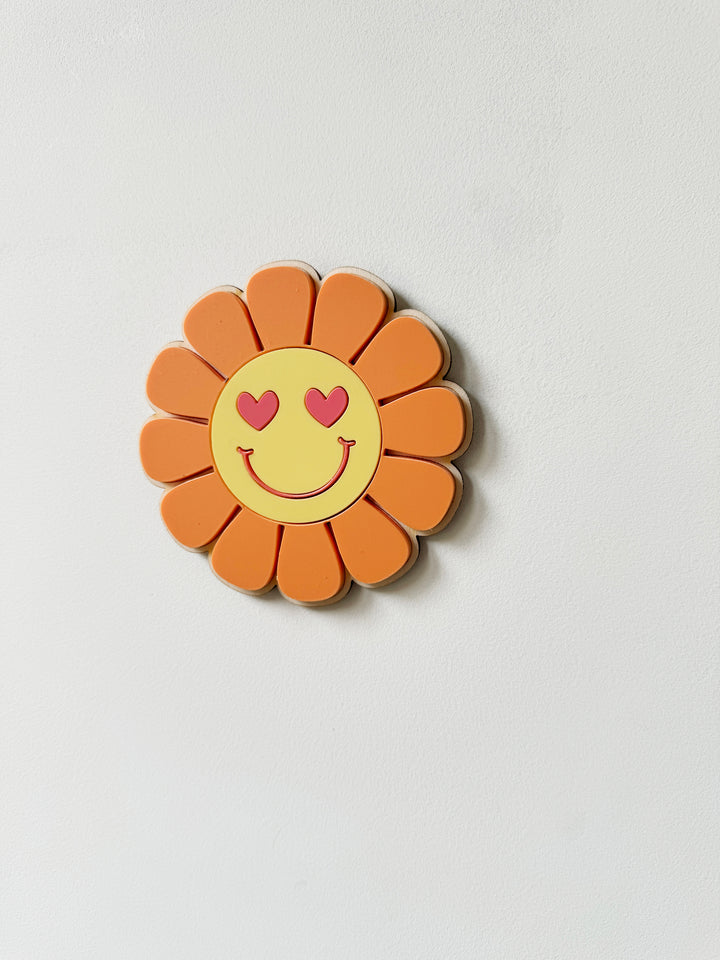 Retro happy flower wall plaque