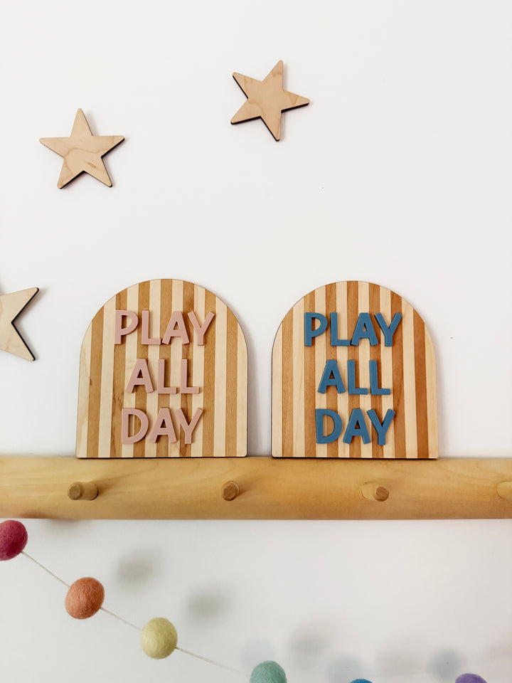 Play all day stripe arch shelf sitter (10 Rays of Sunshine)