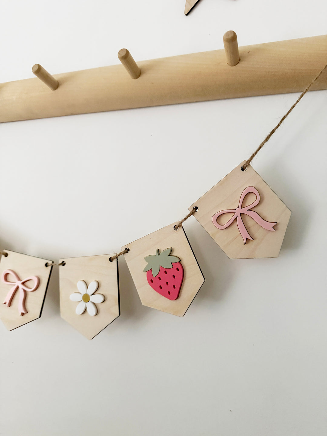 Fruity bow bunting