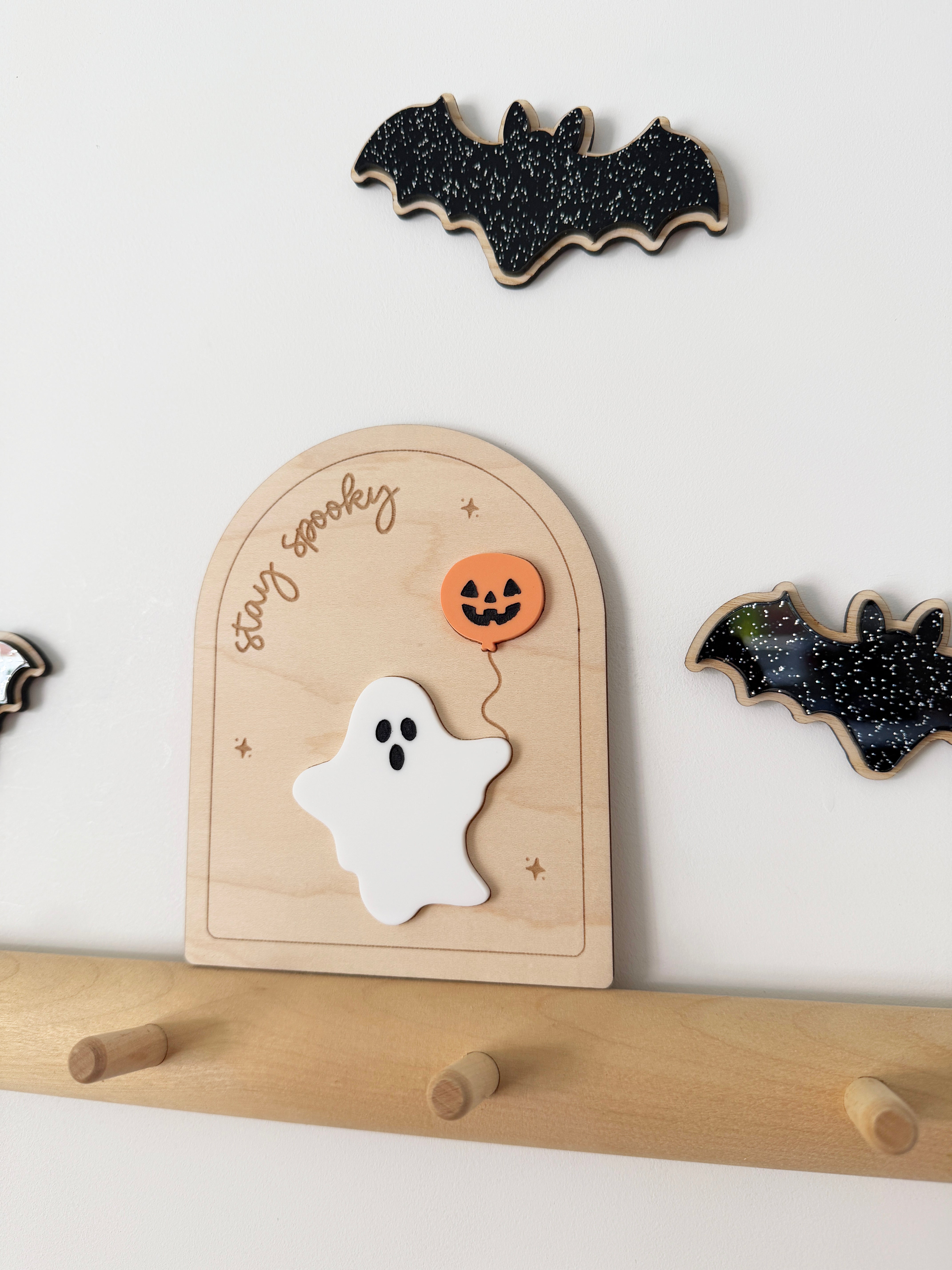 Stay spooky pumpkin balloon shelf sitter