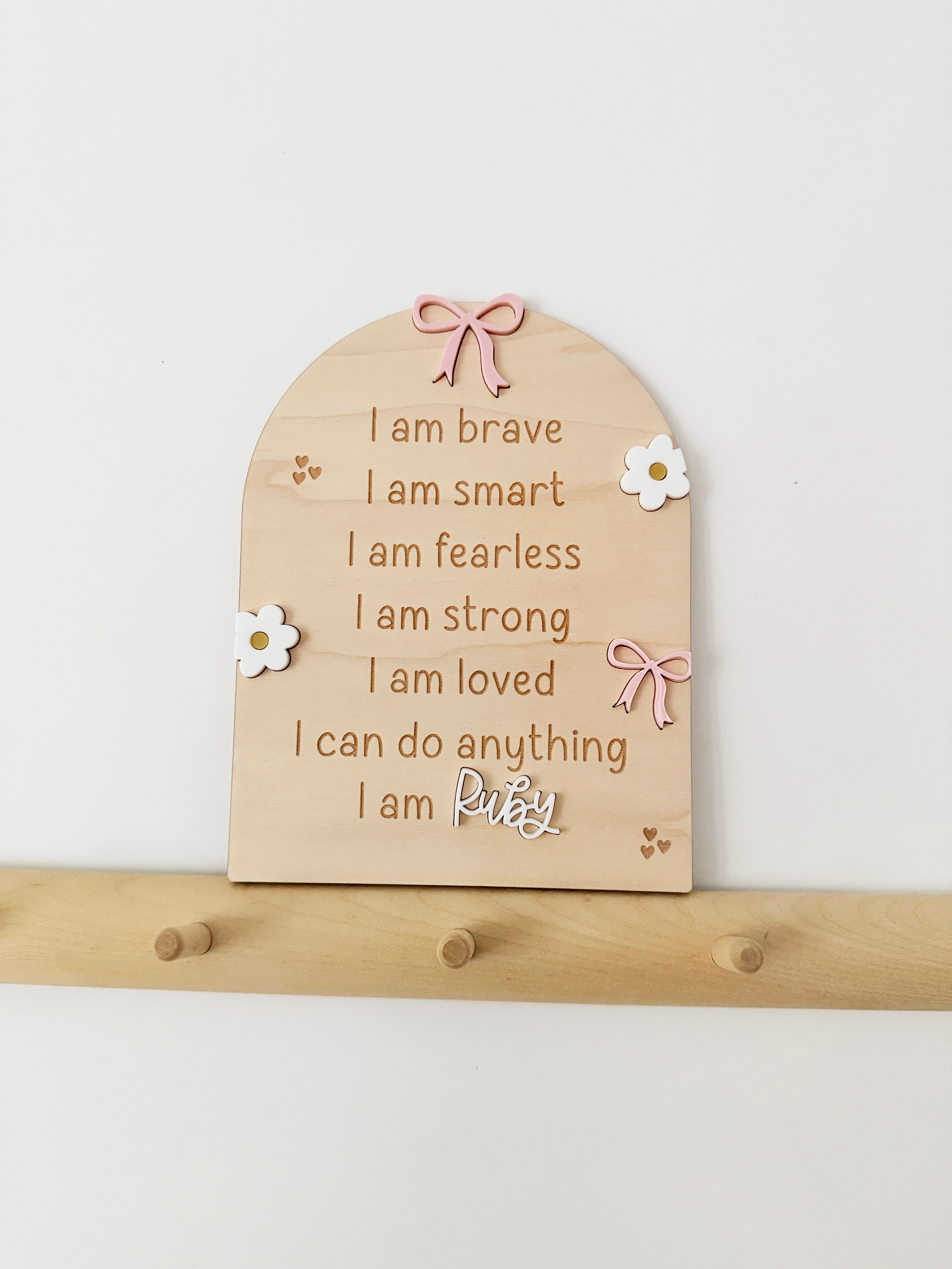 Personalised affirmation arch - daisy bows