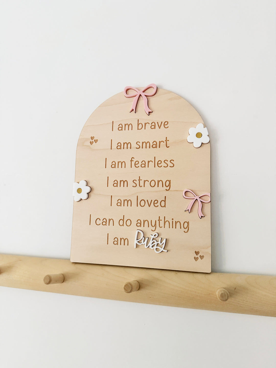 Personalised affirmation arch - daisy bows