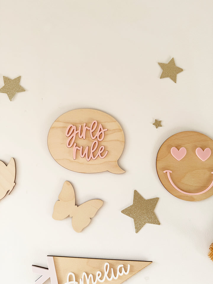 Girls rule speech bubble wall shape