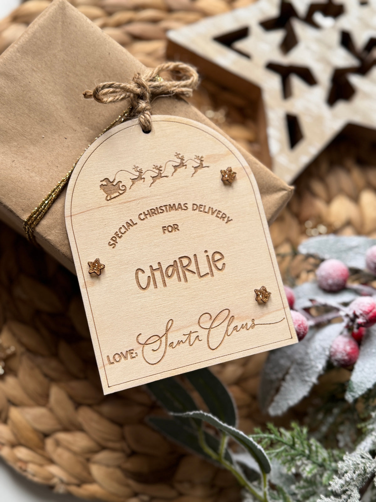Personalised Santa delivery arch christmas tag