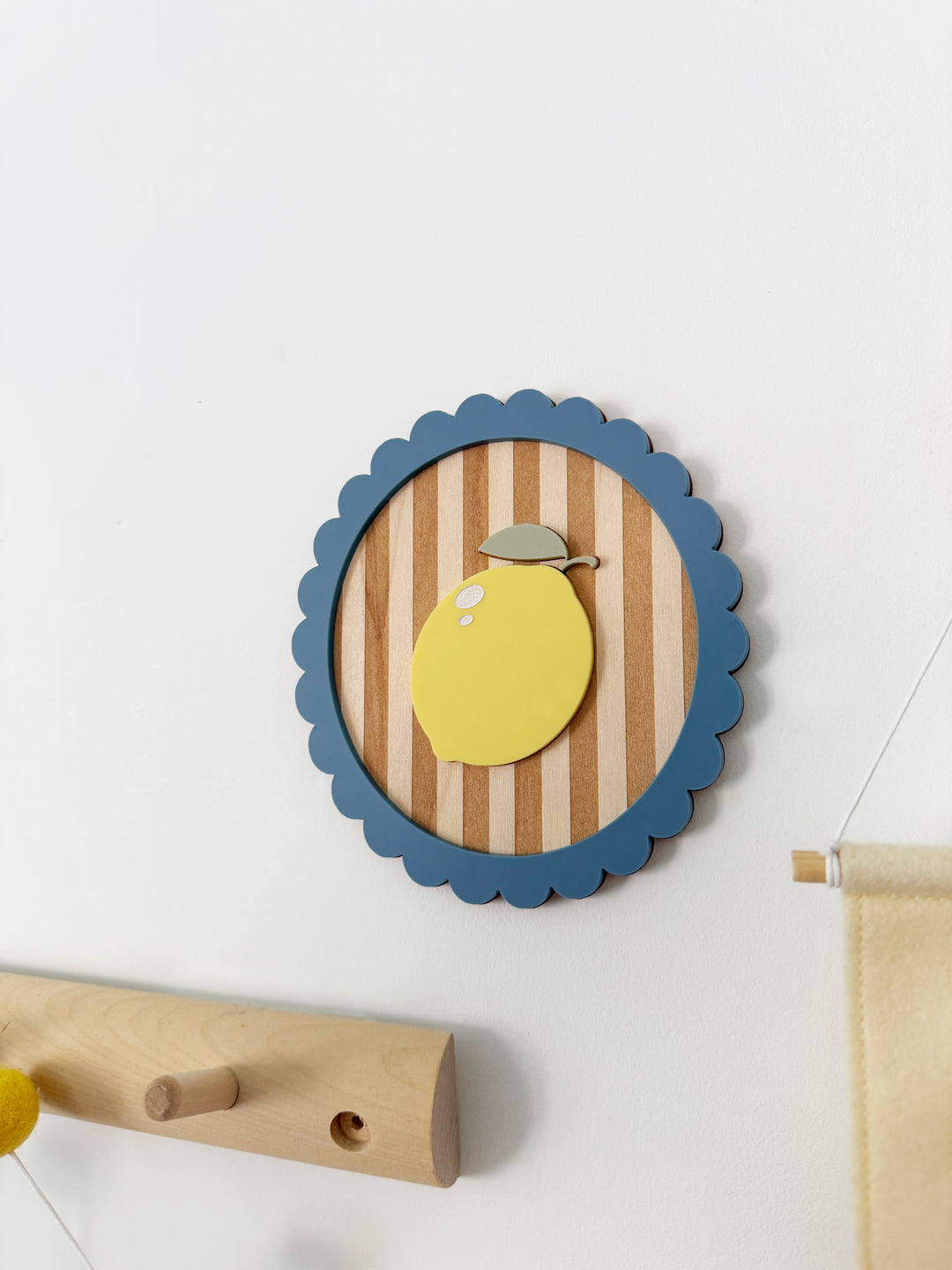 Stripe lemon scallop wall plaque (10 Rays of Sunshine)