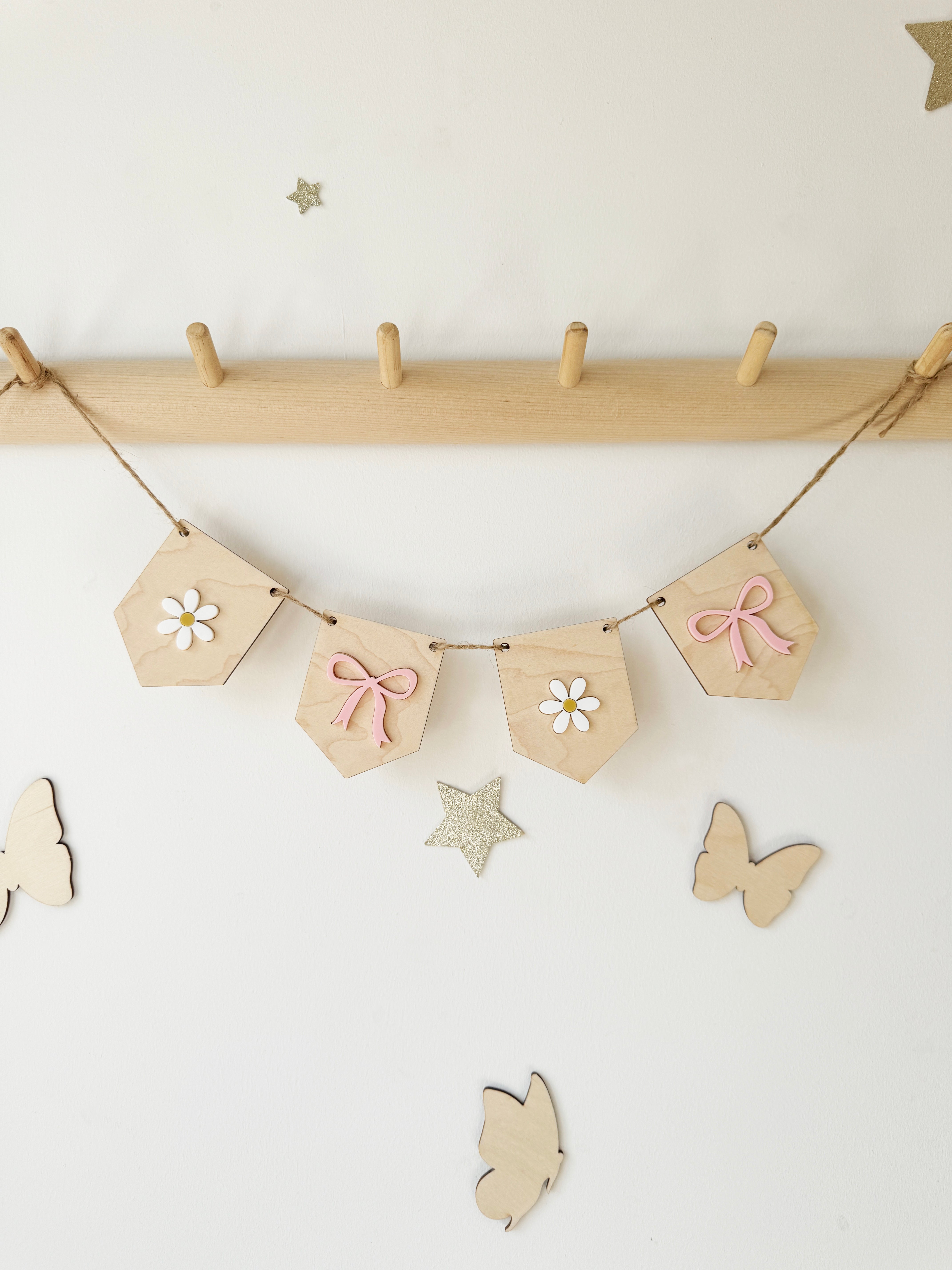 Bow & Daisy bunting (Return of the Rays)