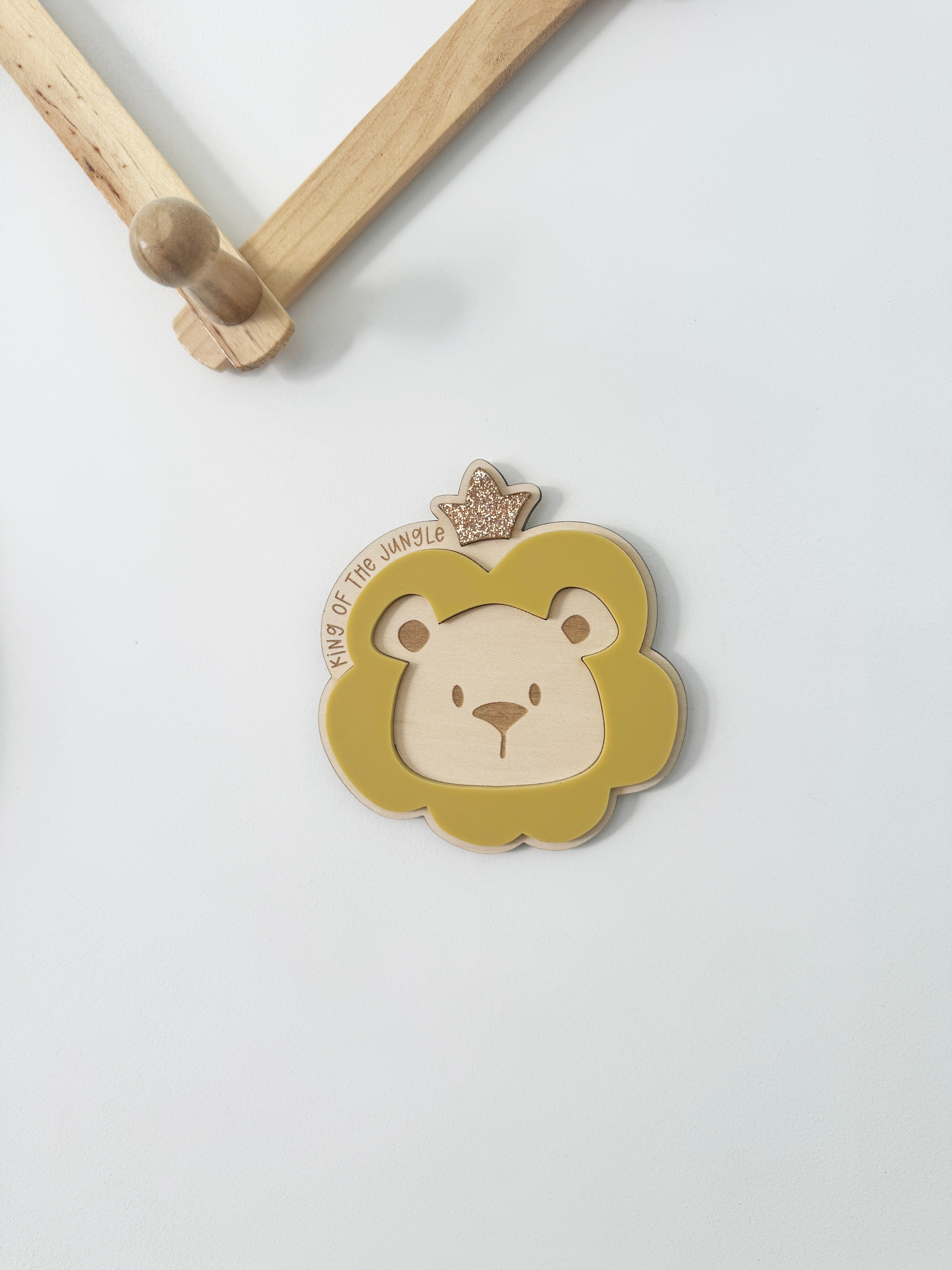 Lion king of the jungle wall shape (Return of the Rays)