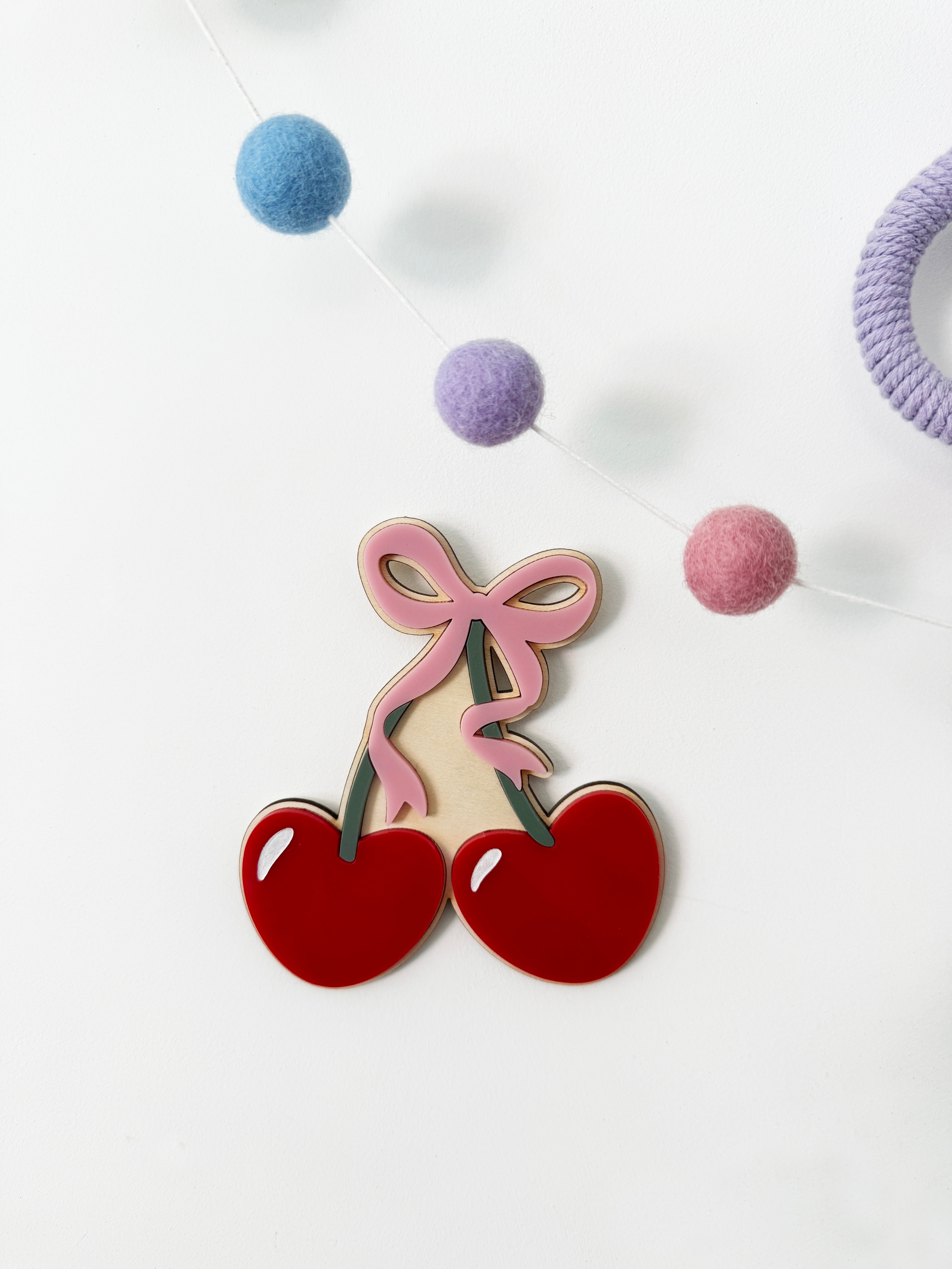 Cherry bow wall shape (Archive rays)