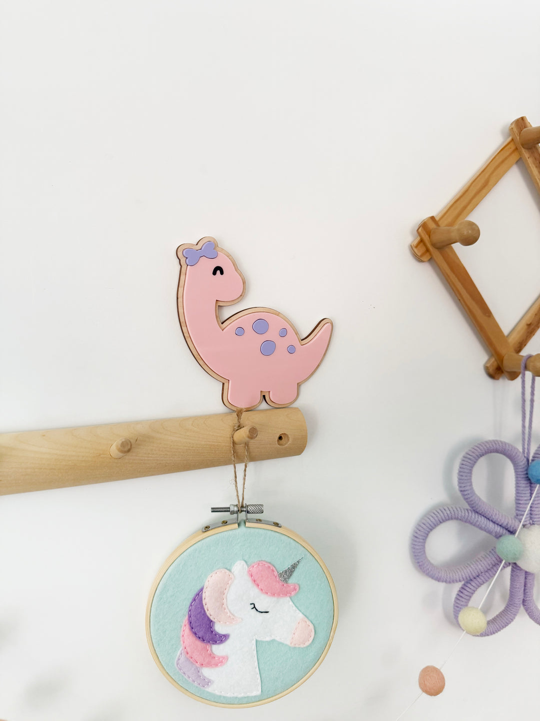 Dinosaur bow wall shape