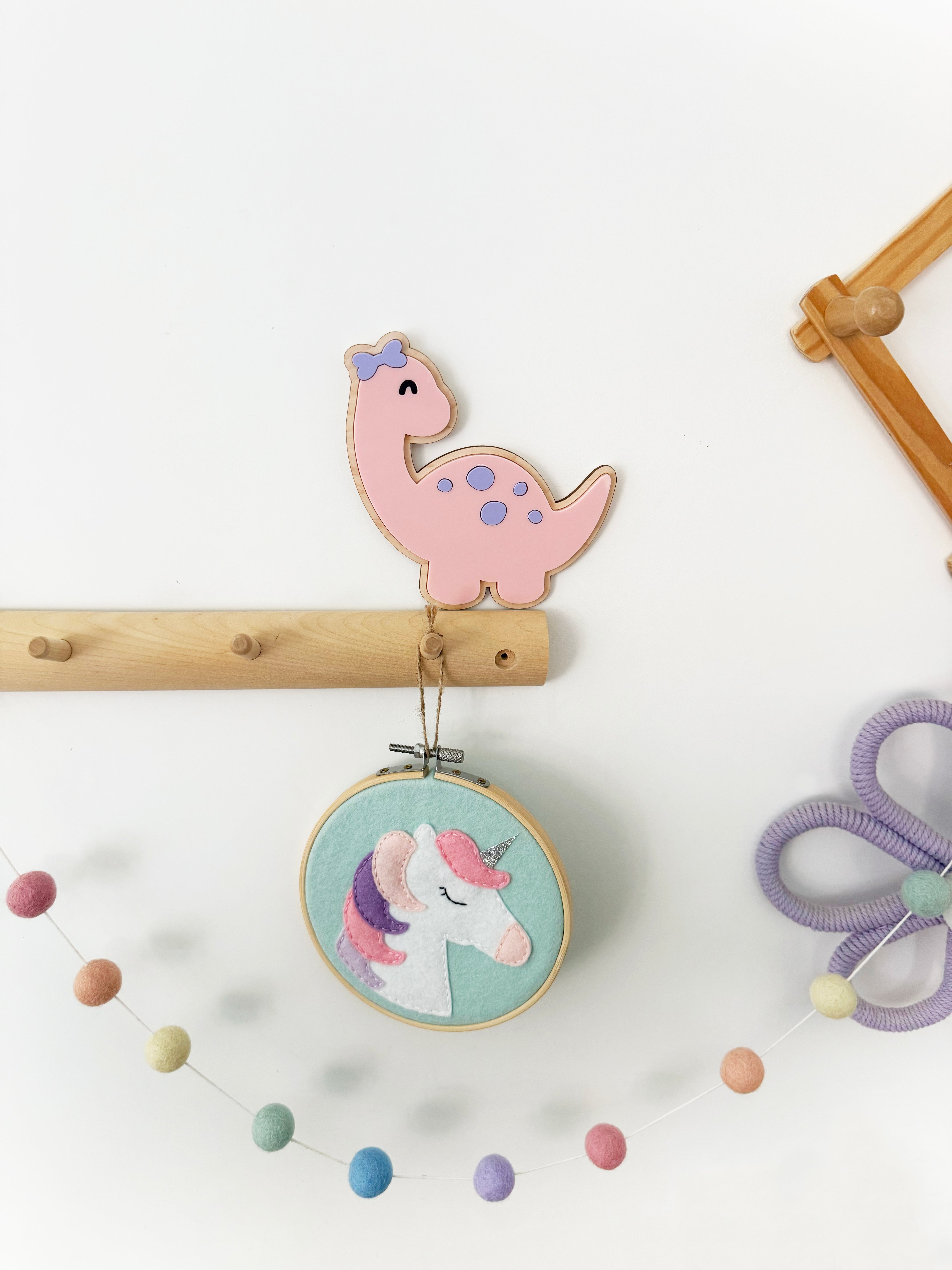 Dinosaur bow wall shape