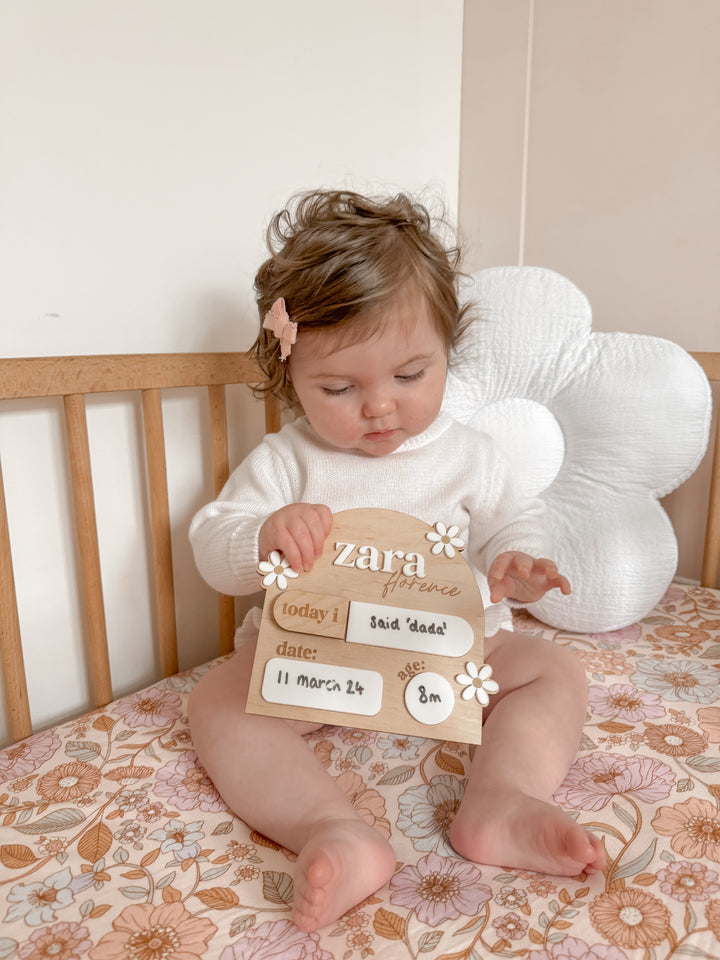 Personalised Daisy Baby Milestone arch