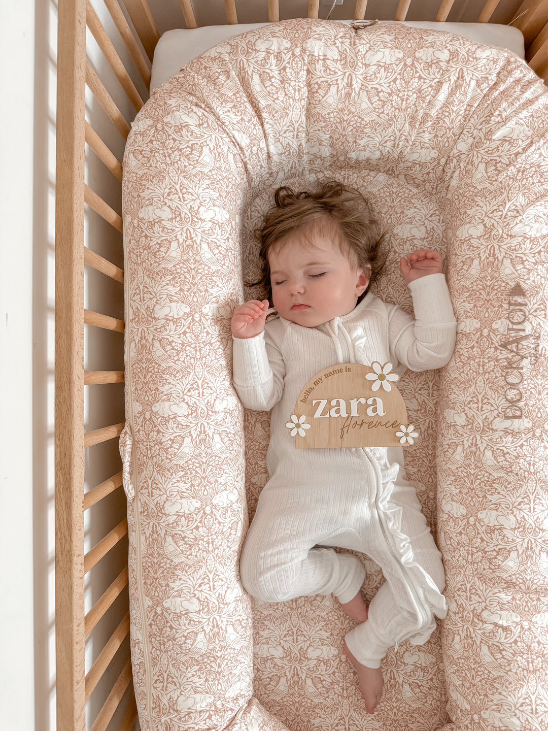 Personalised daisy baby announcement arch