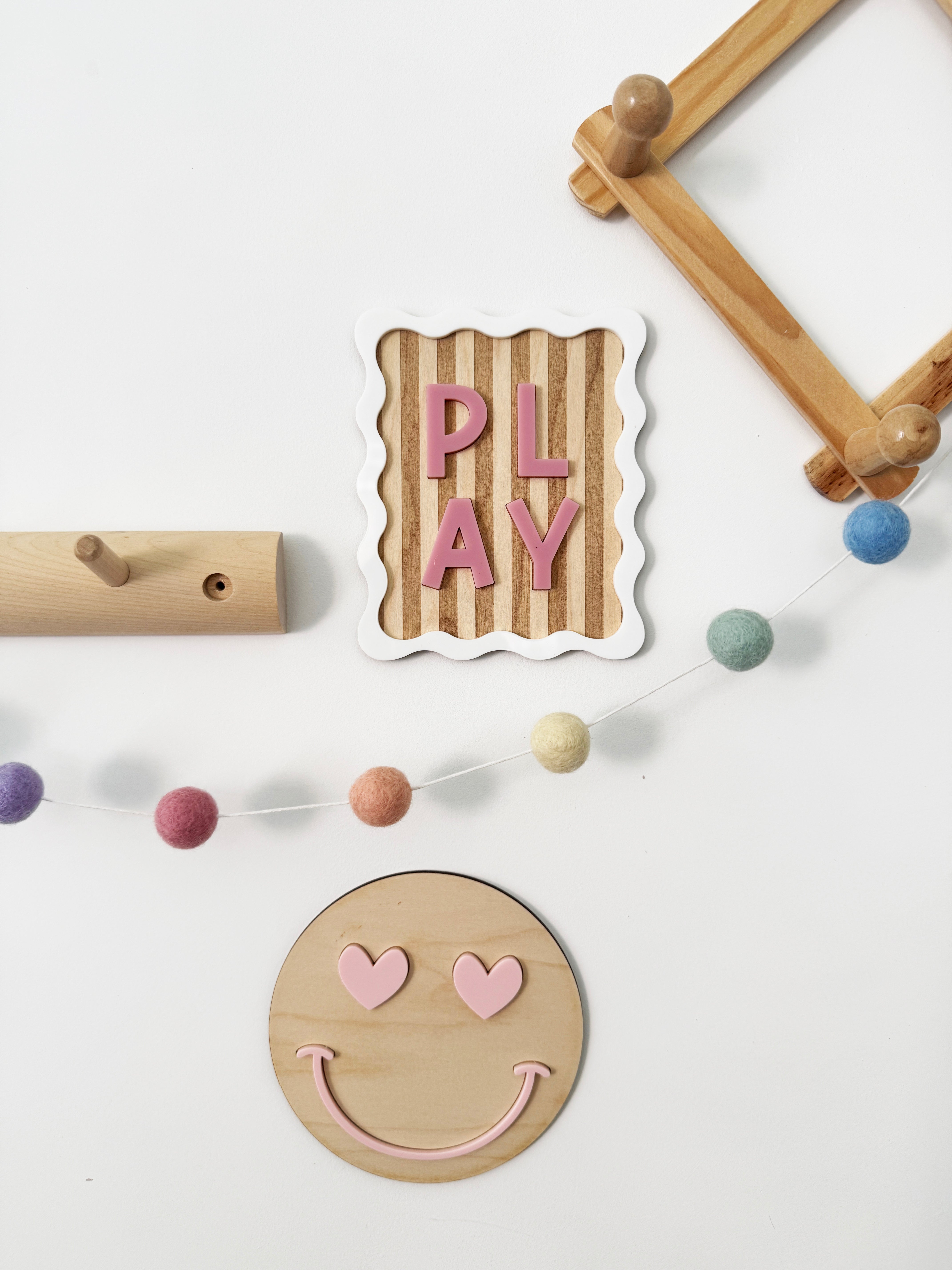 PLAY squiggle edge wall plaque (Return of the Rays)