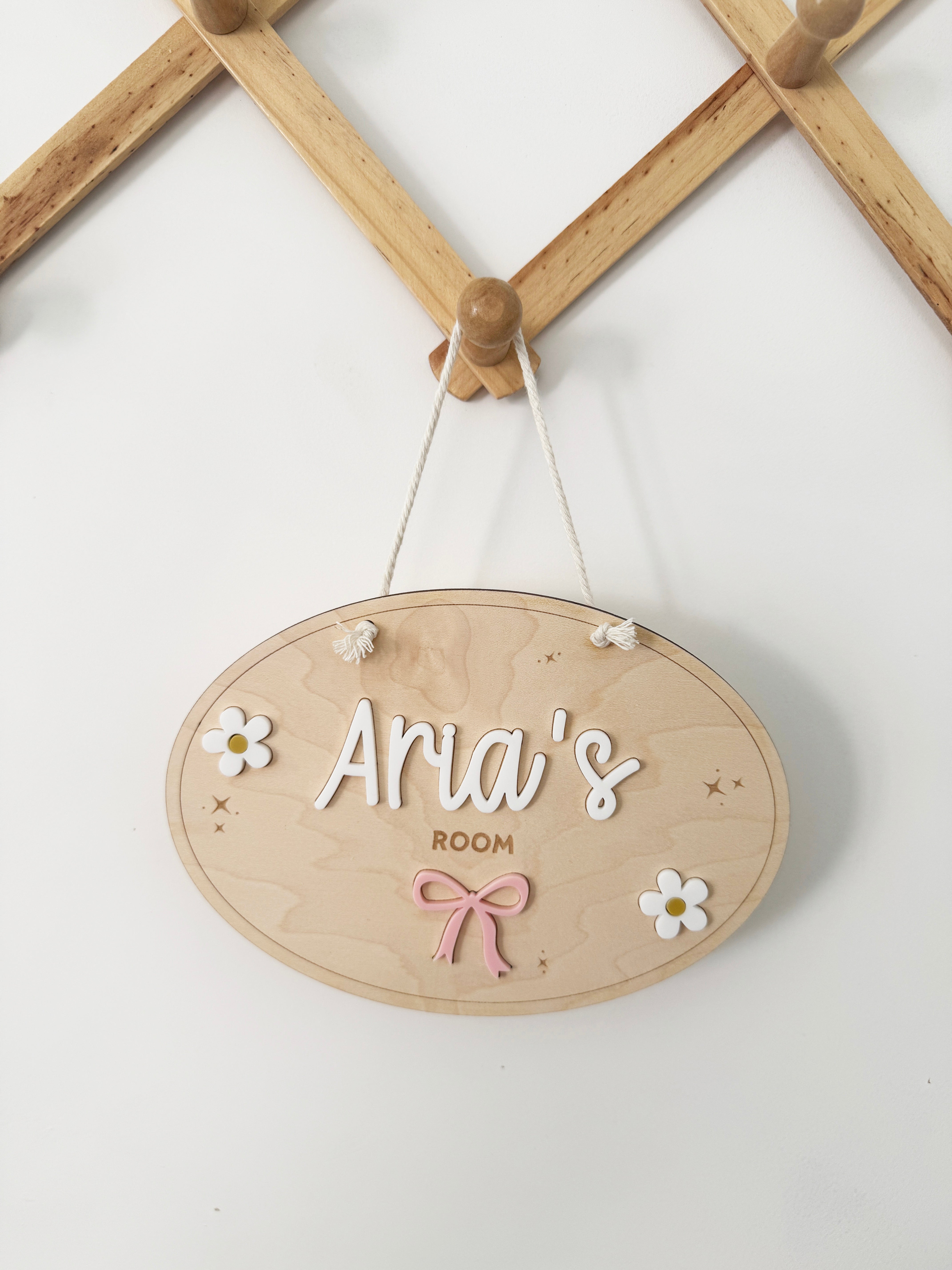 Personalised daisy bow bedroom door sign